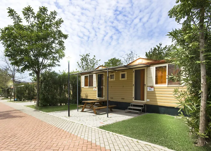 Hu Roma Camping In Town, Italia