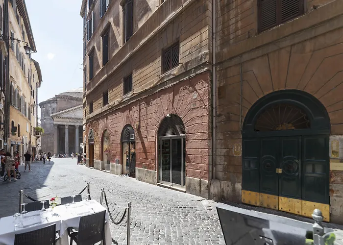 Guesthost - Pantheon Luxury Home Rome, Italy