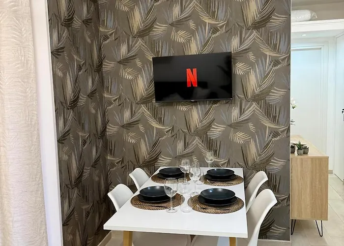 Uri House-Il tuo rifugio moderno a 300mt dalla metro C Roma, Italia