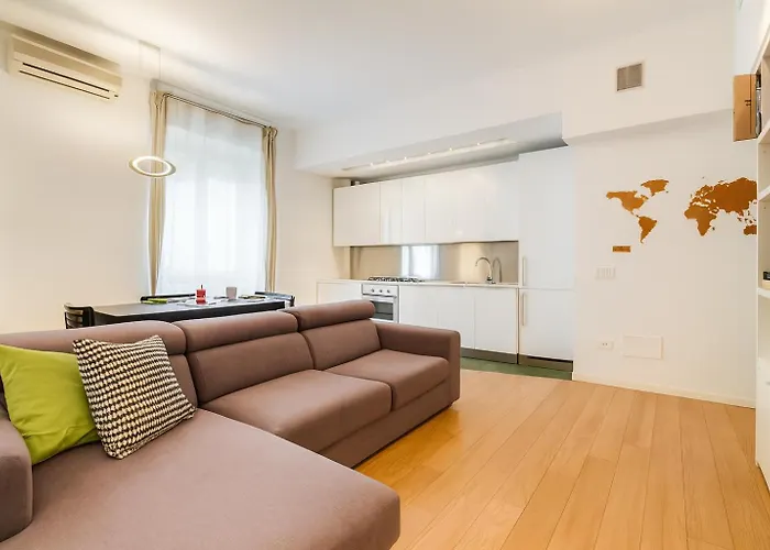 Micol'S Place, Bright Apt 2 Rooms, 2 Toilets, Near Metro, 80 Mq Roma, Italia
