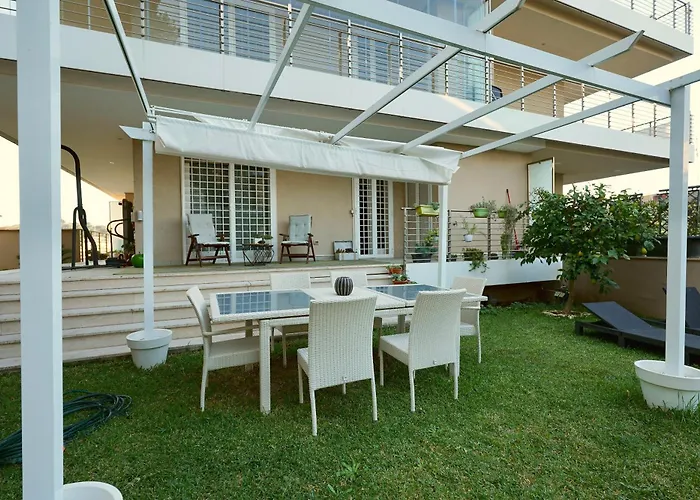 Enchanting Garden Retreat Roma, Italia