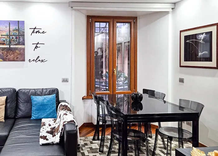 Colosseum Historic Apartment - 17Th Century Building Roma, Italia