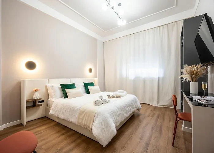 Frida Apartment 5 Min From Metro Station, Włochy