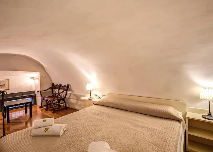 Magenta Collection Specchi Villa Rome, Italy