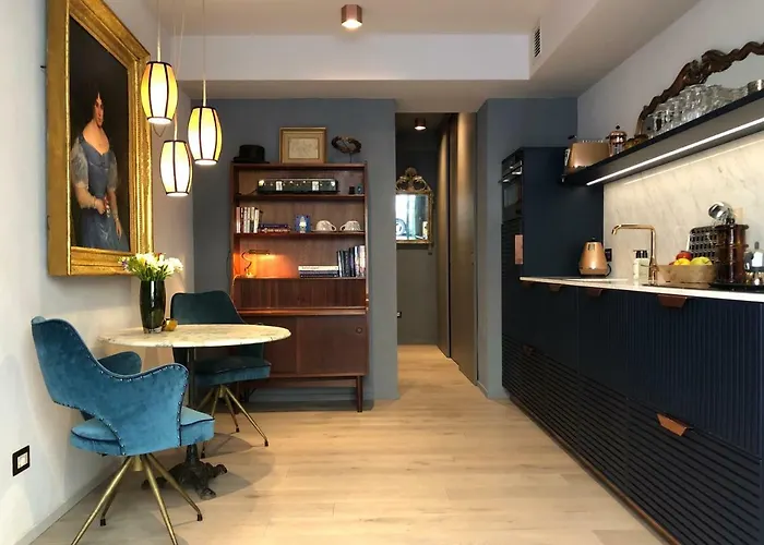 Boutique Loft Steps From The Colosseum - Gio Roma, Italy
