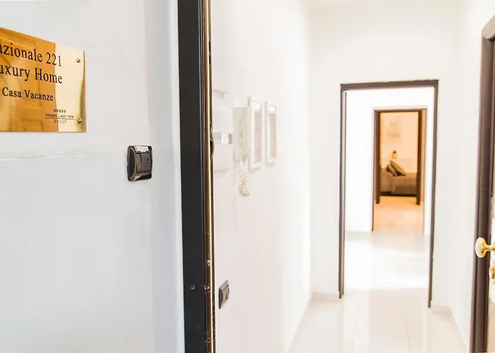 Nazionale 221 Luxury Home Roma, Itália