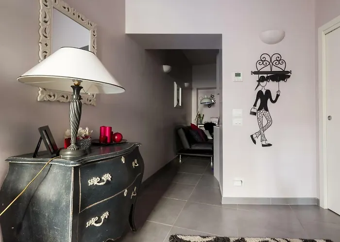 Residenza Romana Zucchelli, Italia