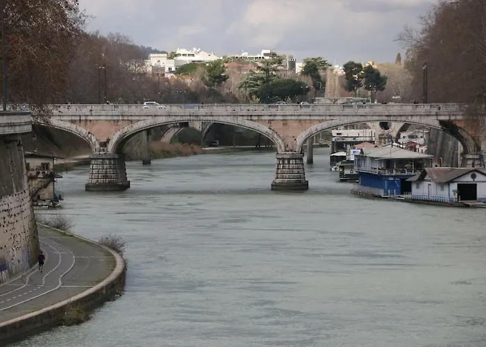 Appartamento Roma Metro Furio Camillo, Italia