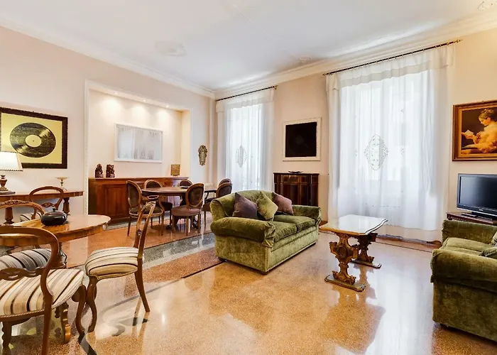 Tibullo - Classic & Elegant Rome Center Apartment, Italy
