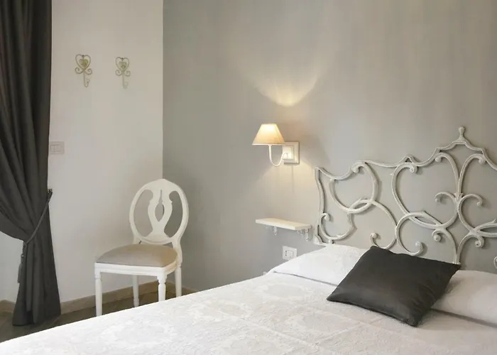 Gens Claudia, Vatican Luxury Apartments Roma, Italia