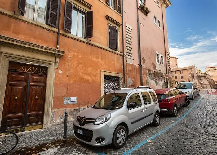 Lovely Rome Apartments - Historic City Center, Italy