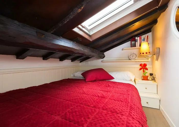 Pantheon Romantic Loft, Italy
