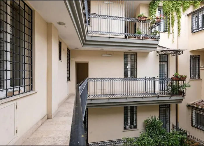 Roma Colosseum Apartment, Italia