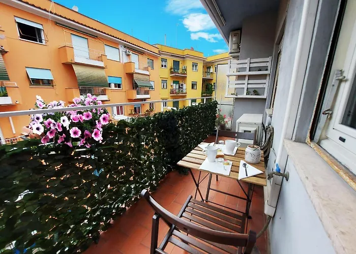 Free Breakfast - Michelangelo Dream House