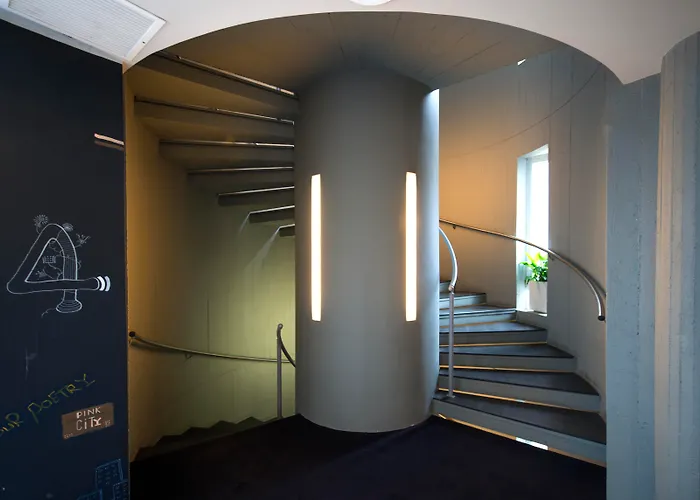 Twentyone Hotel