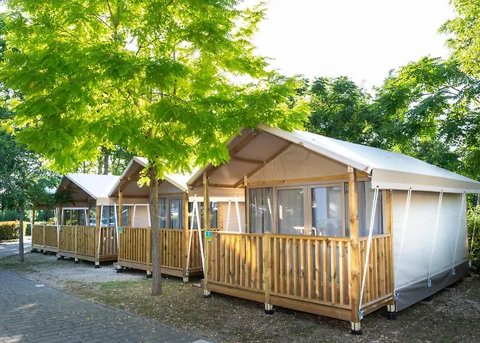 Hu Roma Camping In Town